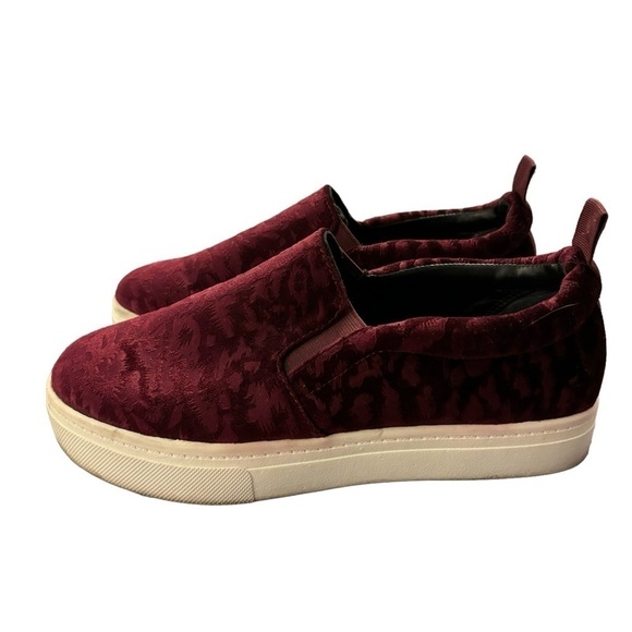 Circus by Sam Edelman Scotlyn Wine Animal Spot Velvet Slip On Sneaker Shoe 8.5 - Picture 2 of 12